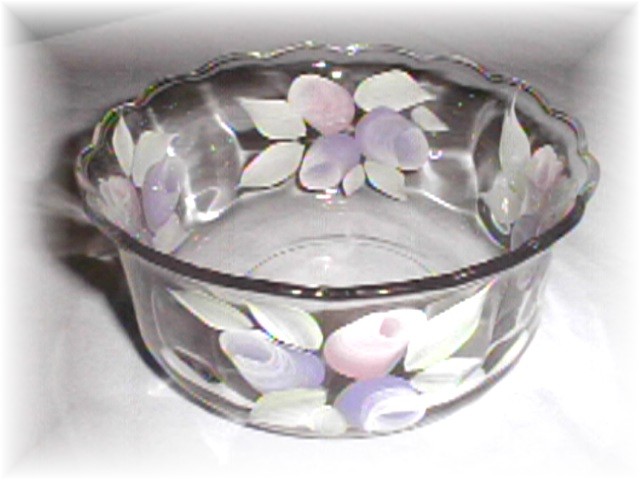 snack bowl lavender and pink roses.jpg (56041 bytes)